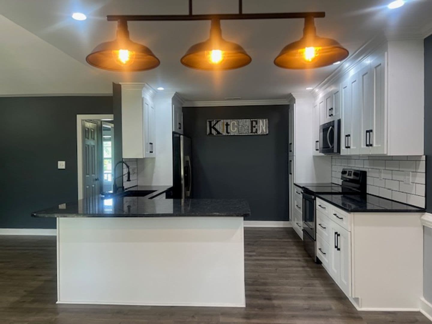 Fayetteville House: 436 Chester Lake Place