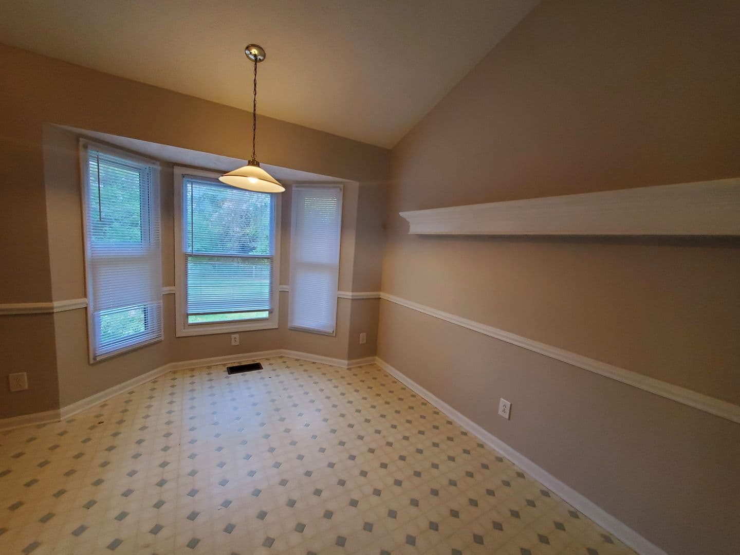 Fayetteville House: 700 Megan Ct