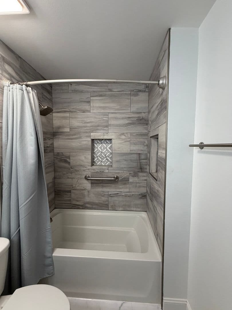 Fayetteville House: 991 Rim Rd