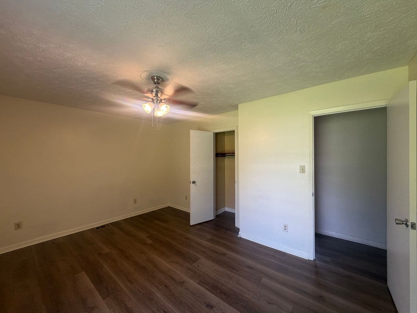 Fayetteville House: 1855 Berriedale Drive