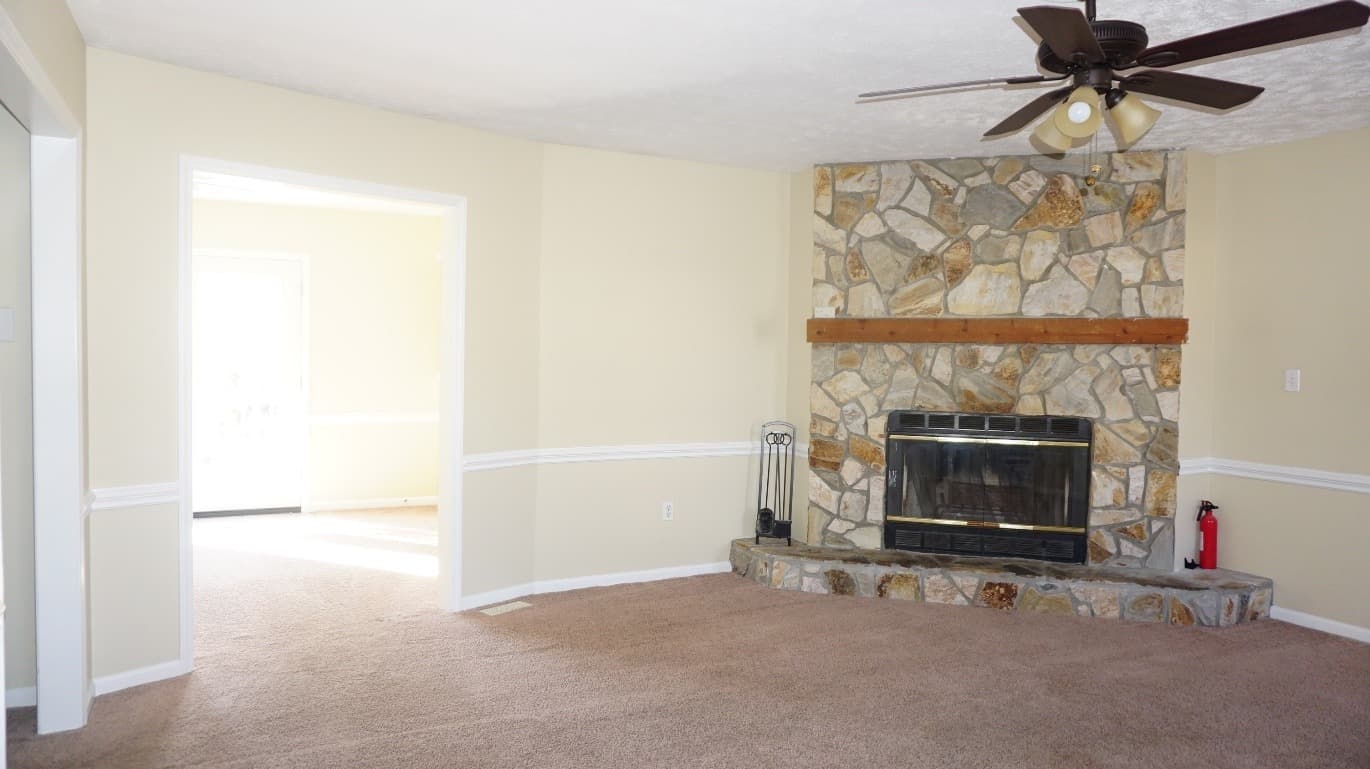 Fayetteville House: 6887 Big Wood Rd.