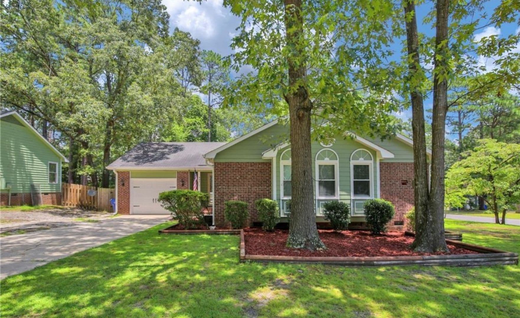 Fayetteville House: 991 Rim Rd
