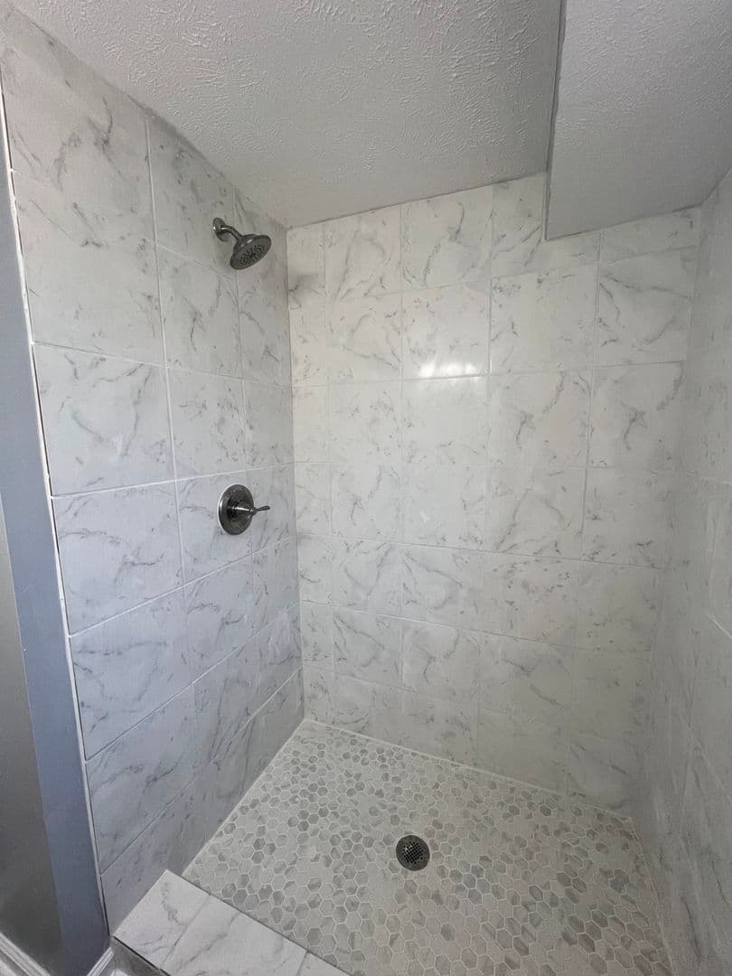 Fayetteville House: 2218-D Murchison