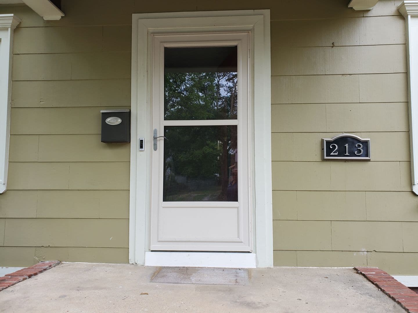Fayetteville House: 213 Brainerd Avenue