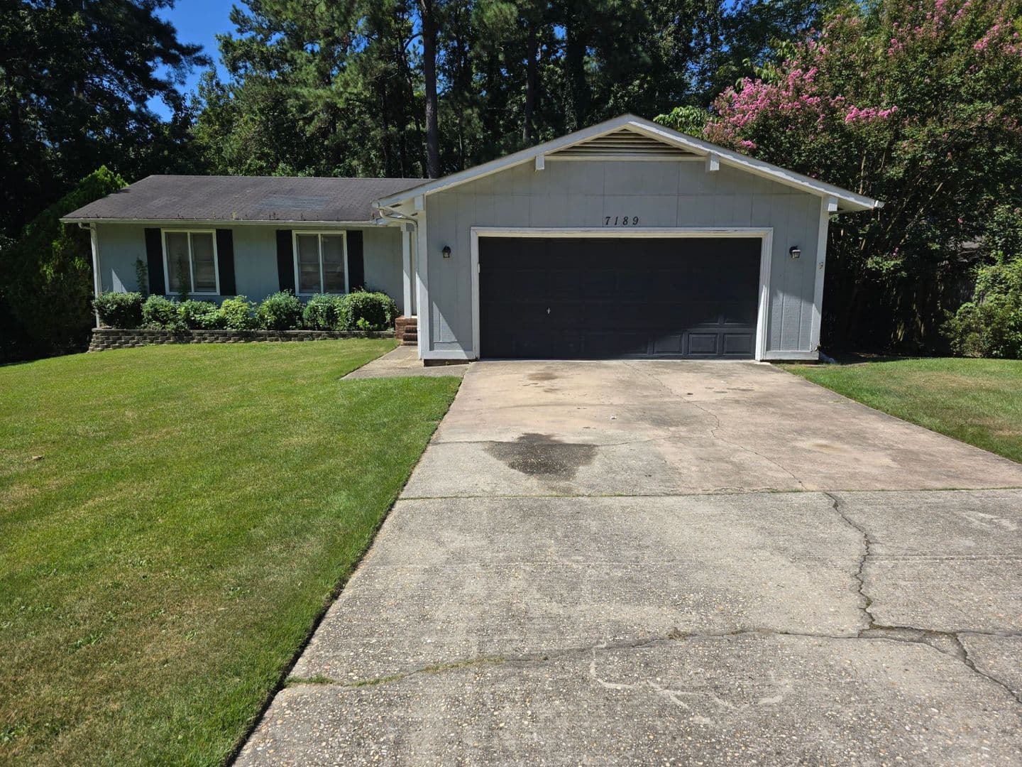 Fayetteville House: 7189 Evanston Street