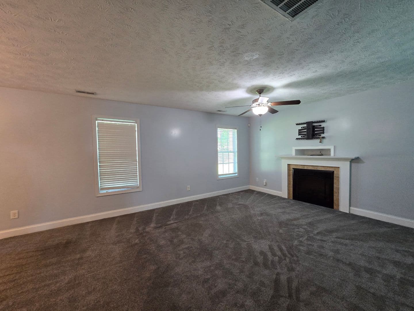 Raeford House: 103 Flag Lane
