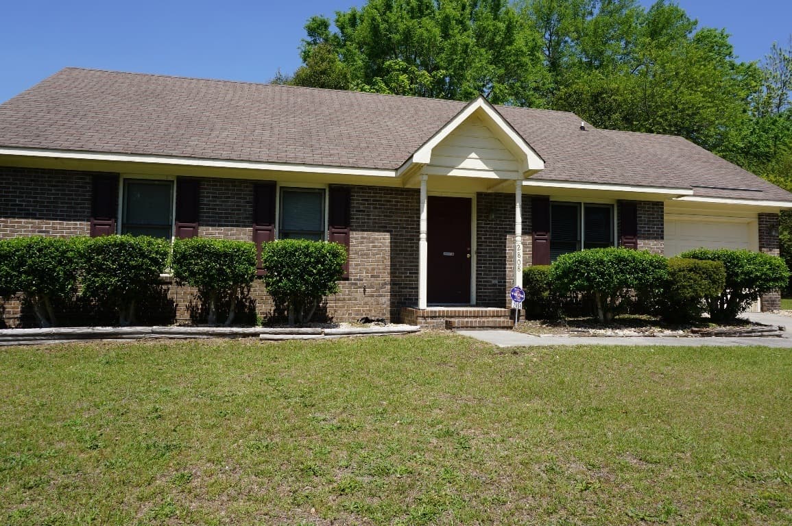 Fayetteville House: 2808 Rosemeade Dr