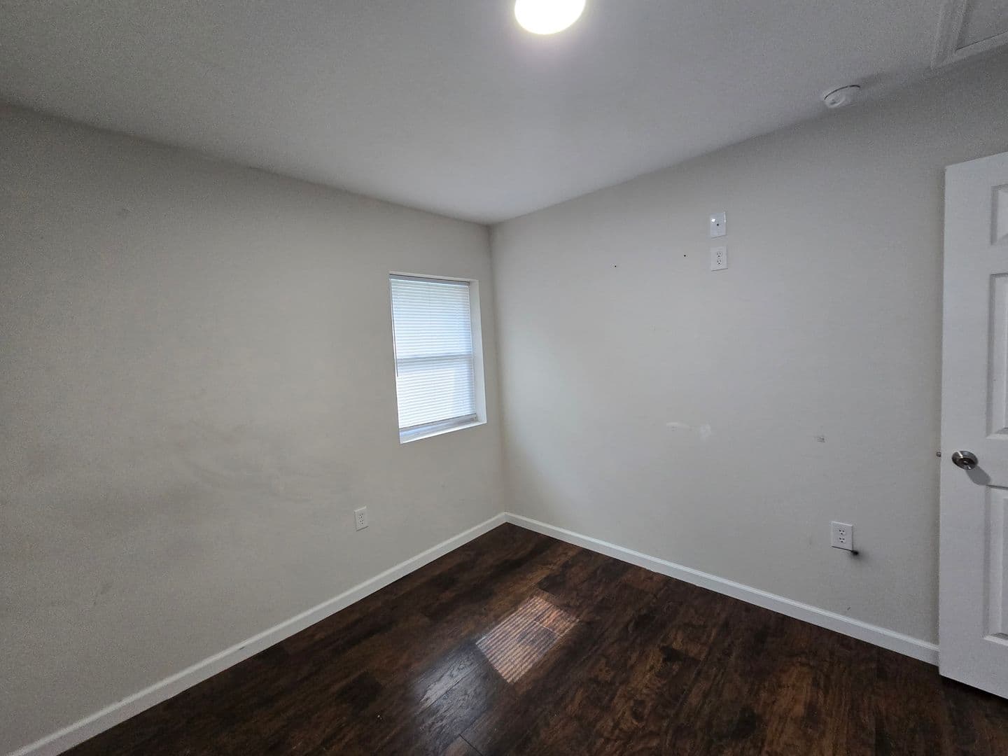 Fayetteville House: 1300-C Turnpike Road