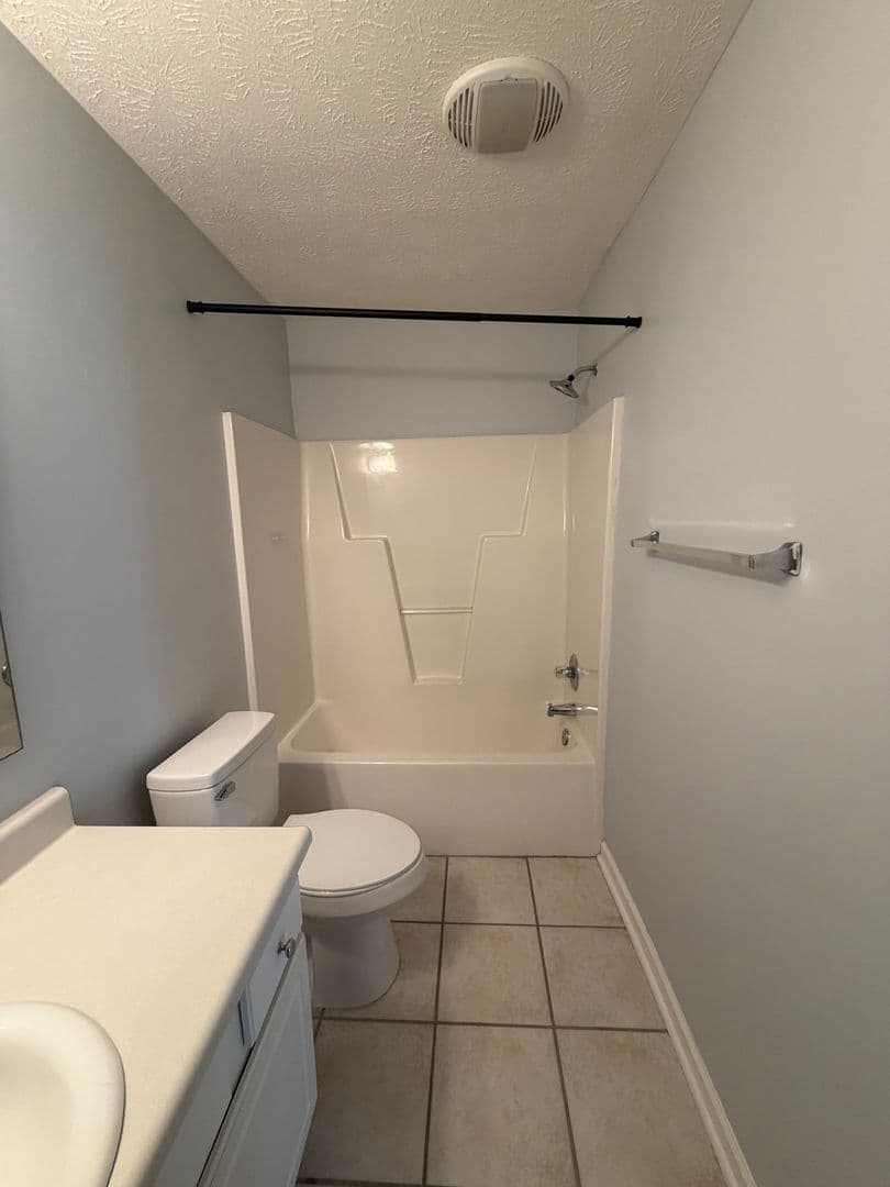 Fayetteville House: 7308 Scenic Drive