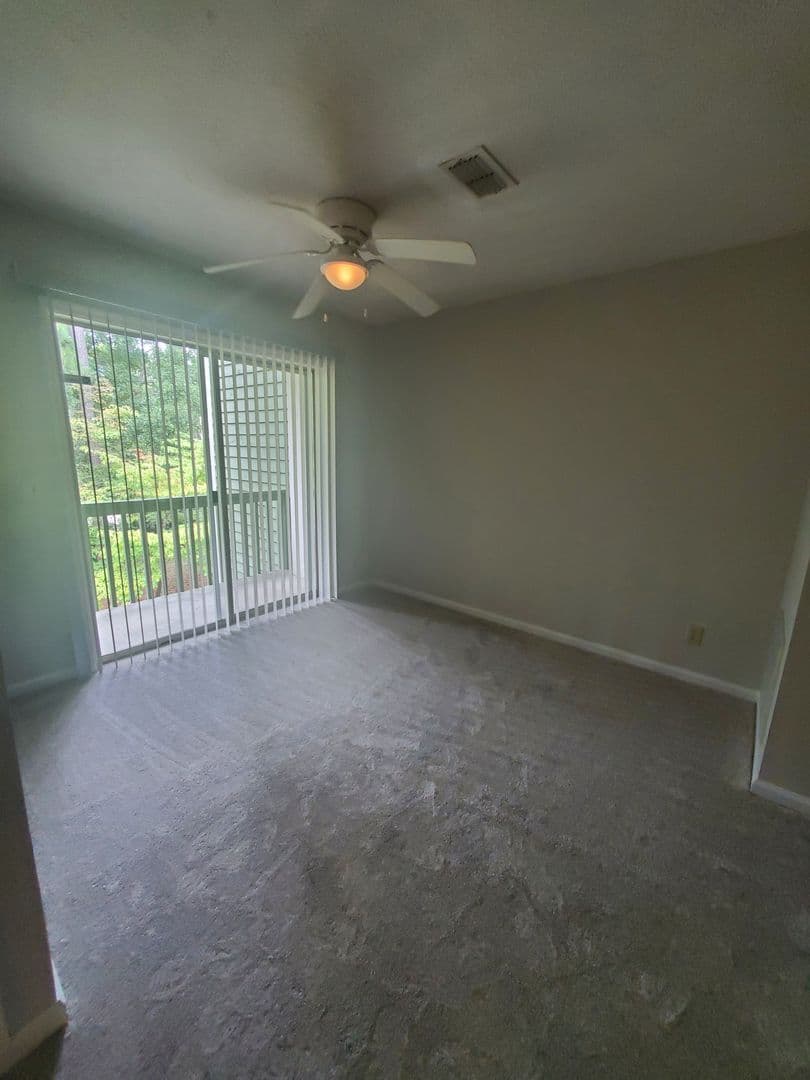 Fayetteville House: 6821-8 Willowbrook Dr.