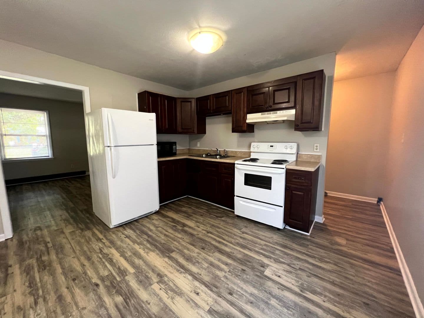 Fayetteville House: 6593 Stillwater Drive