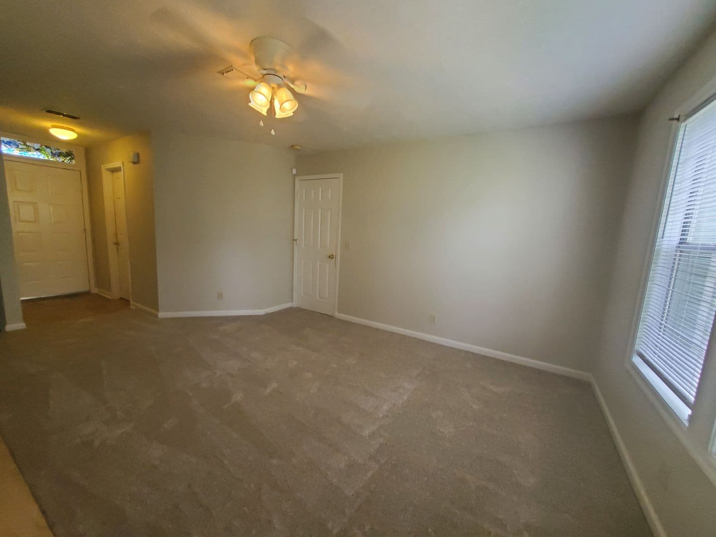 Fayetteville House: 6821-8 Willowbrook Dr.