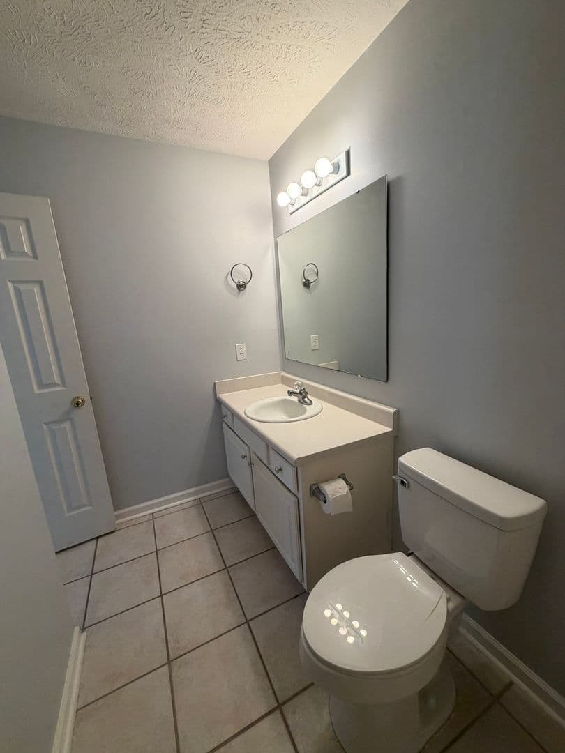 Fayetteville House: 7308 Scenic Drive