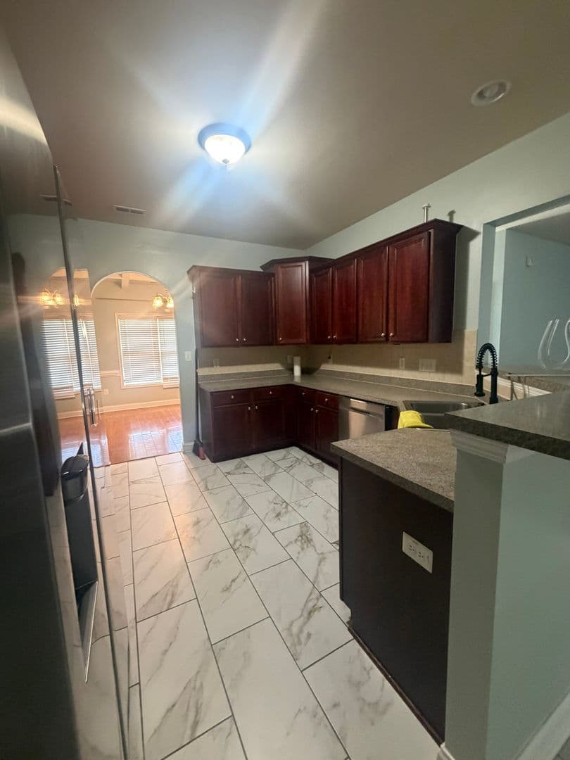 Fayetteville House: 3541 Castlefield Lane