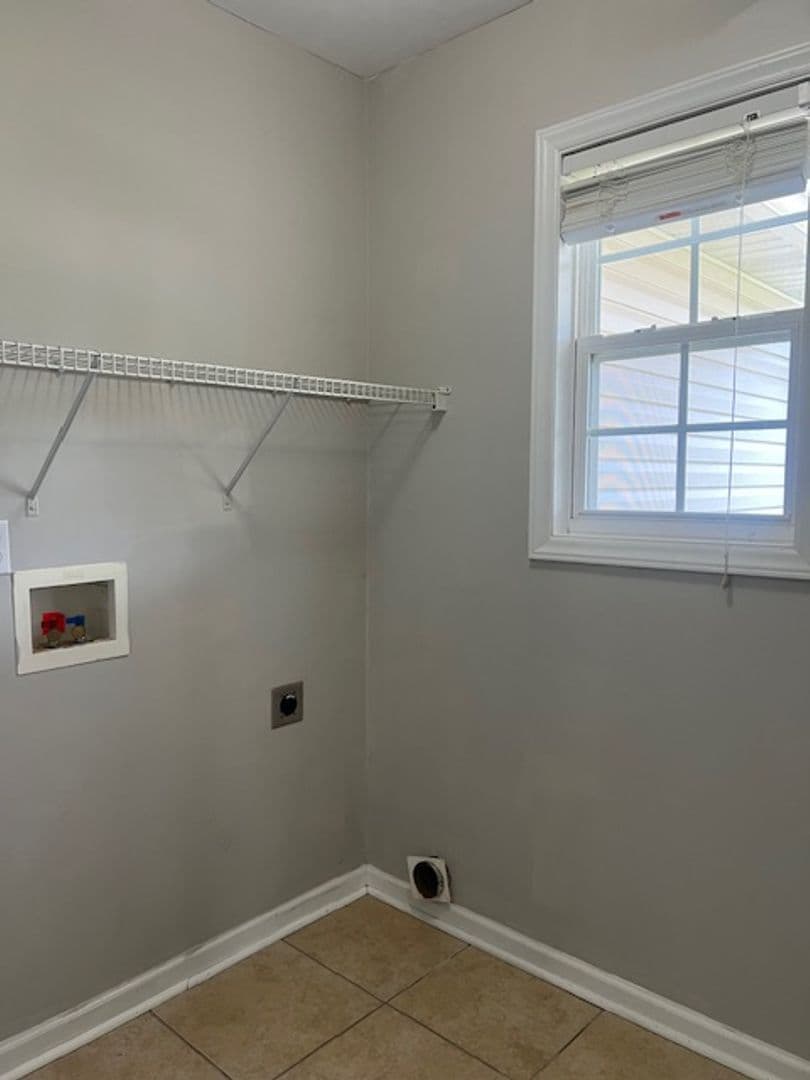Fayetteville House: 436 Chester Lake Place