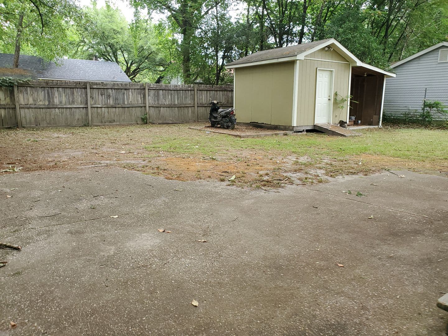Fayetteville House: 213 Brainerd Avenue