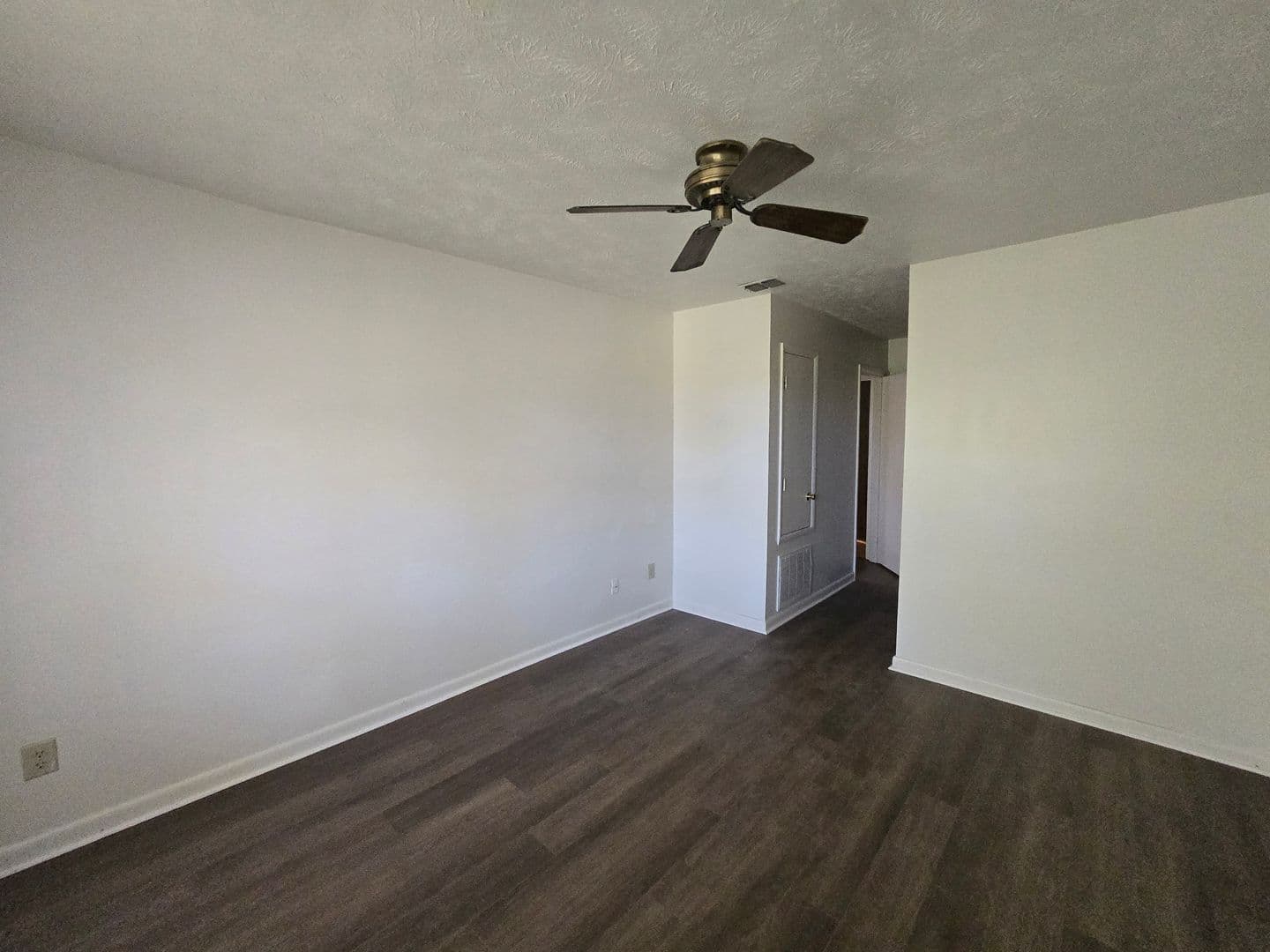 Fayetteville House: 1018-8  Wood Creek Drive
