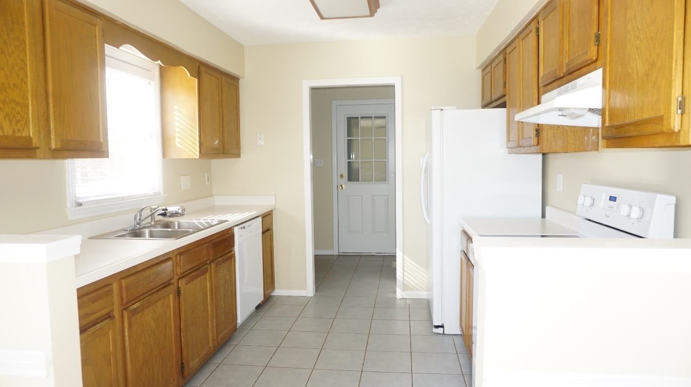 Fayetteville House: 6887 Big Wood Rd.