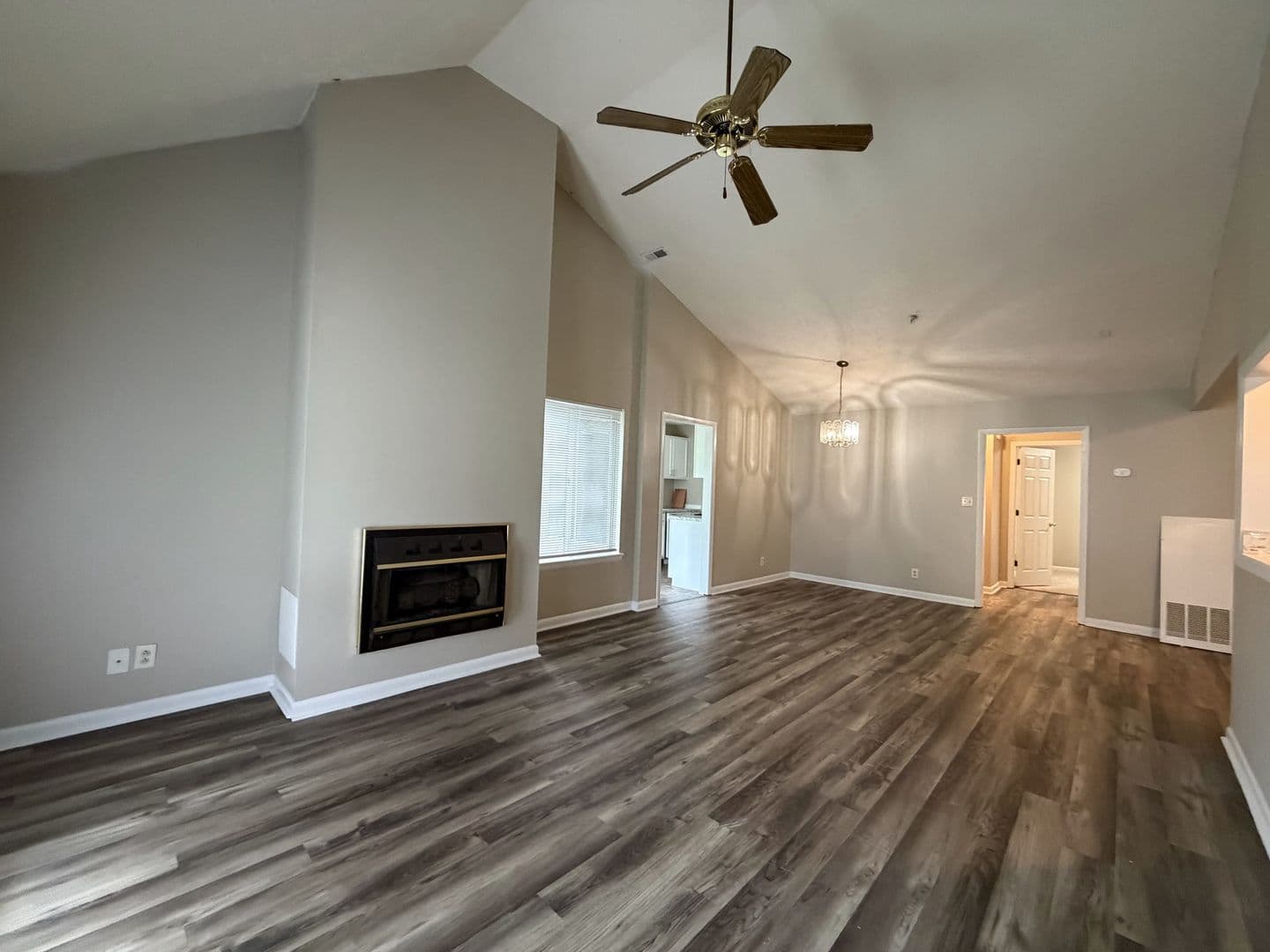 Fayetteville House: 3374-24 Galleria