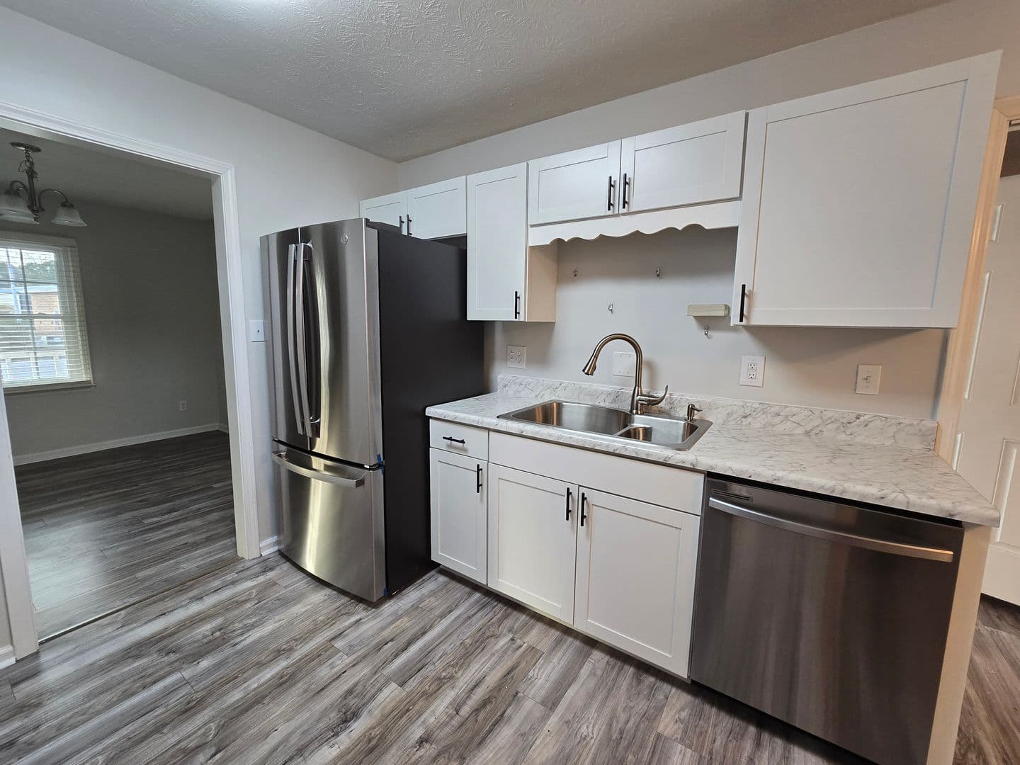 Fayetteville House: 1091 Pleasant Oak Dr