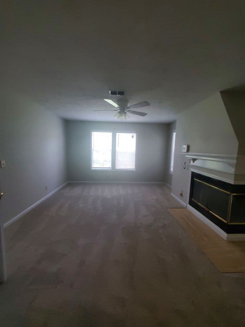 Fayetteville House: 6821-8 Willowbrook Dr.