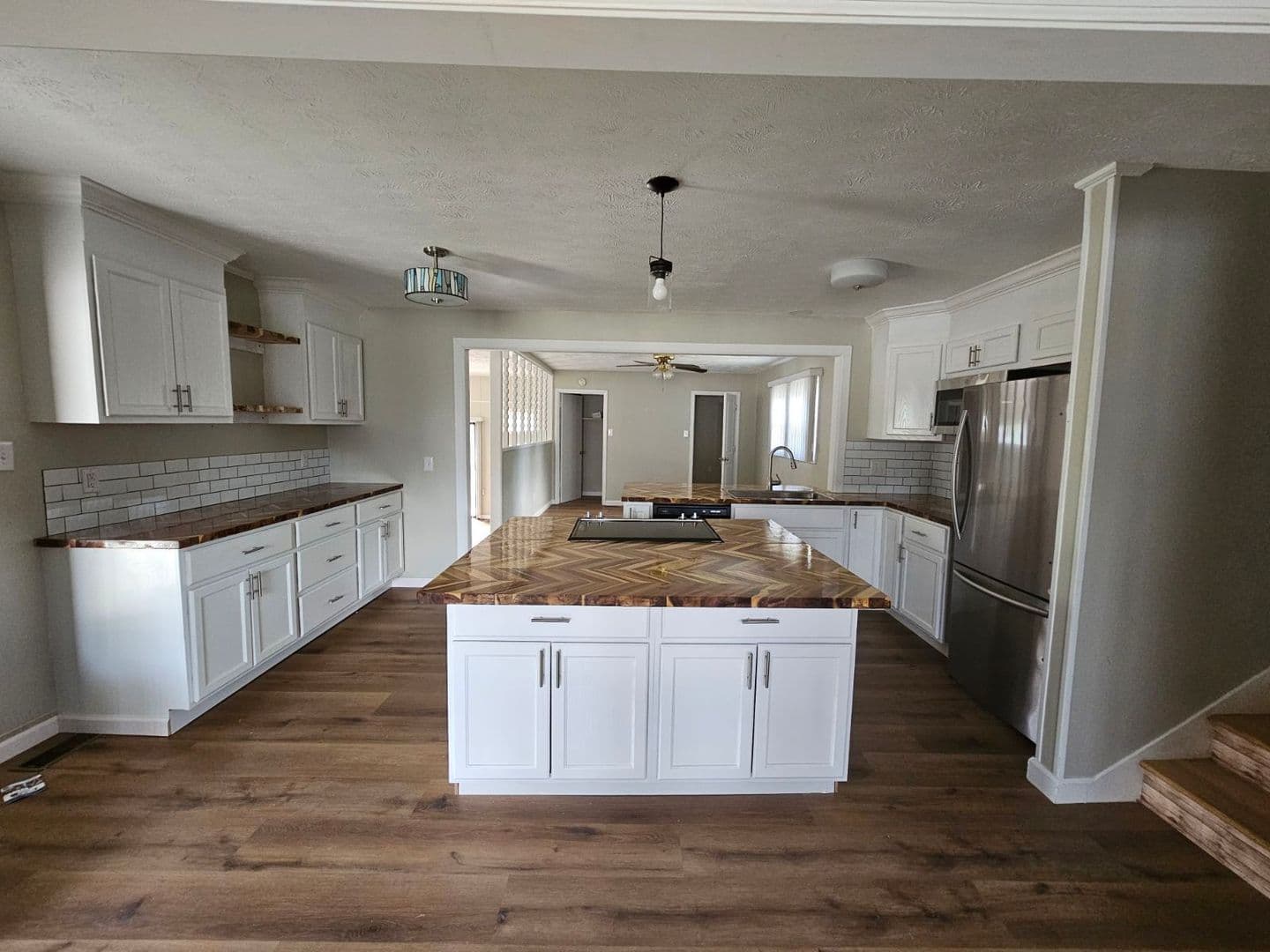 Spring Lake House: 1001 Dianne Circle