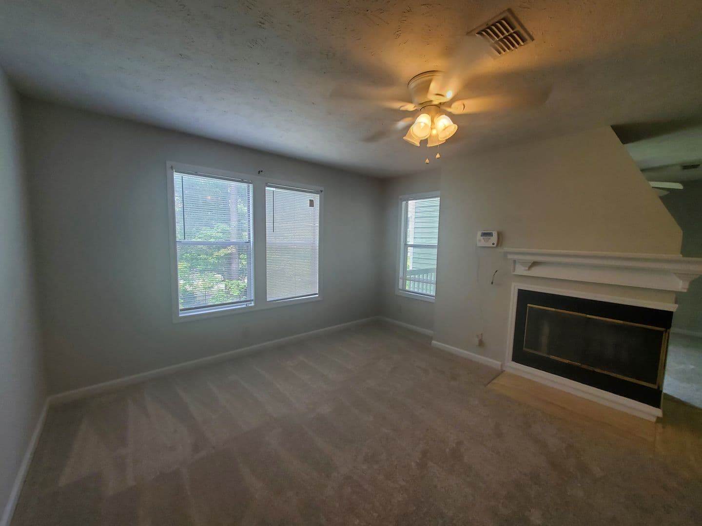 Fayetteville House: 6821-8 Willowbrook Dr.
