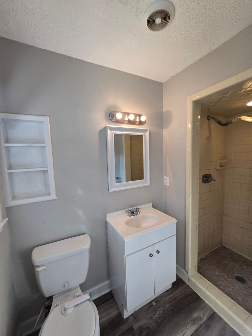 Fayetteville House: 622 Bedford Road