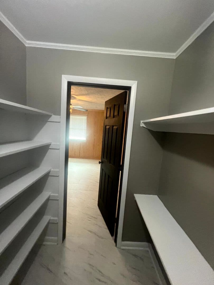 Fayetteville House: 130-B Eastwood Avenue