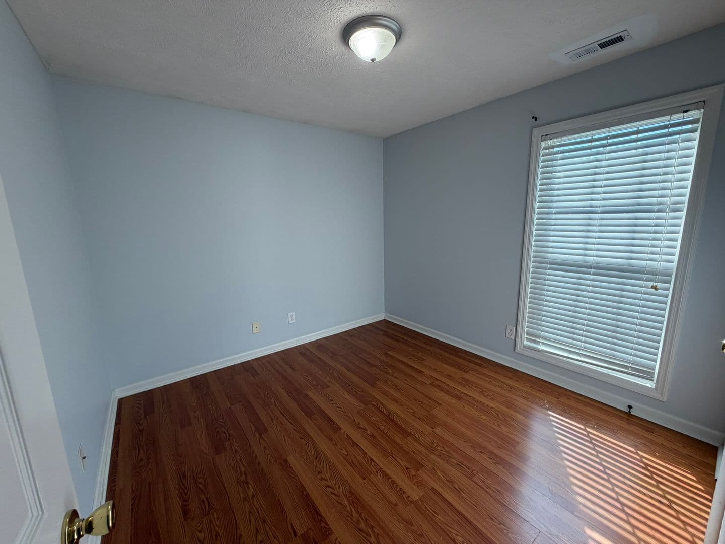 Fayetteville House: 7308 Scenic Drive