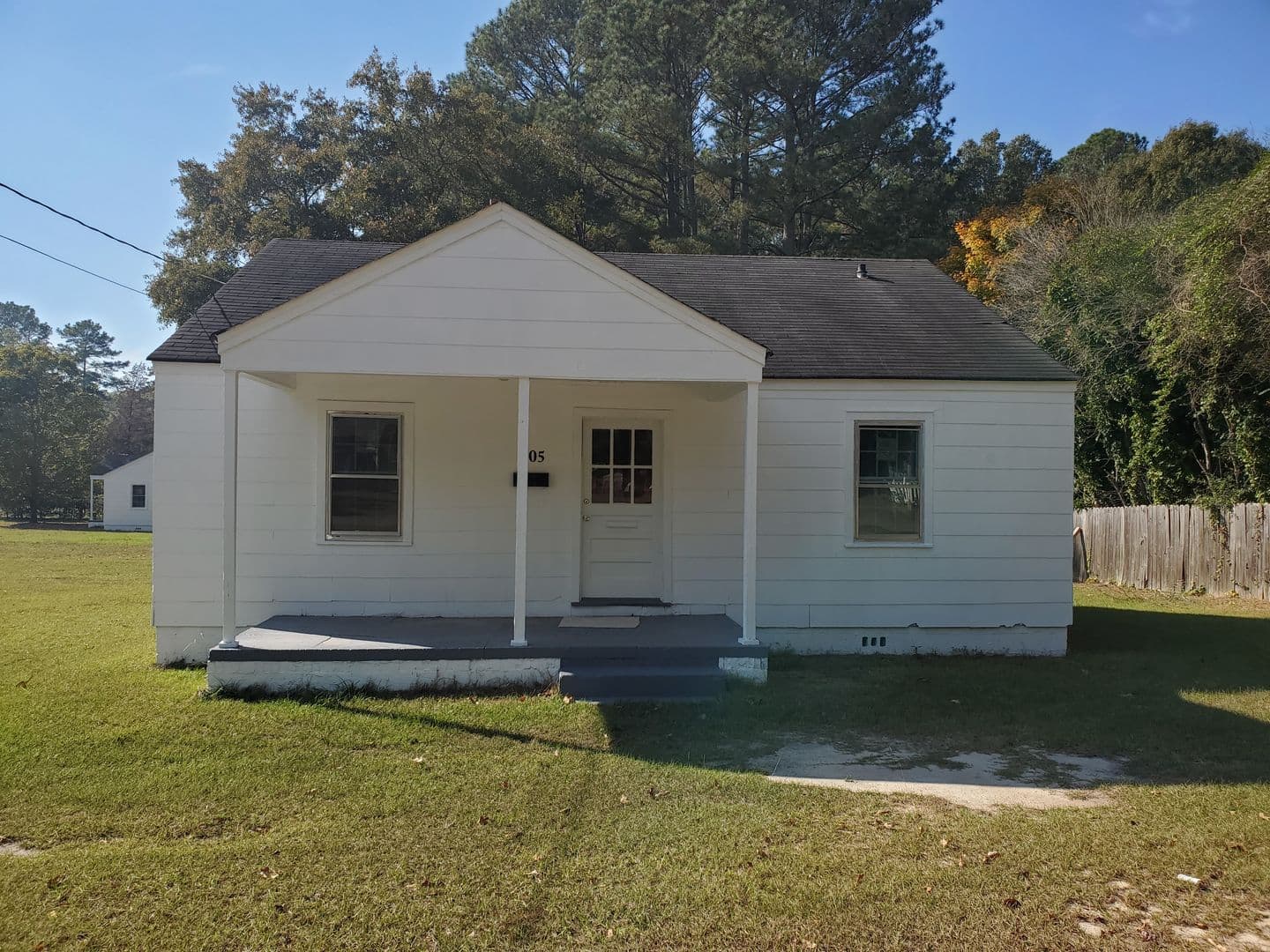 Raeford House: 905 N. Fulton Street