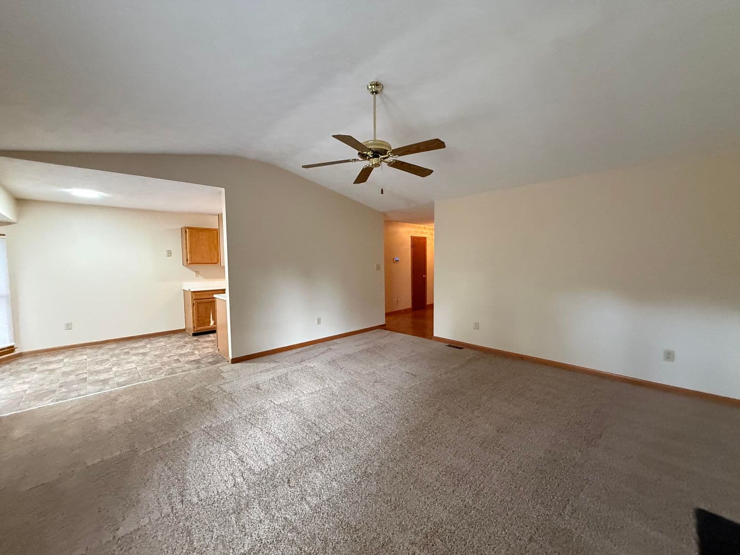 Hope Mills House: 5671 Archer  Road