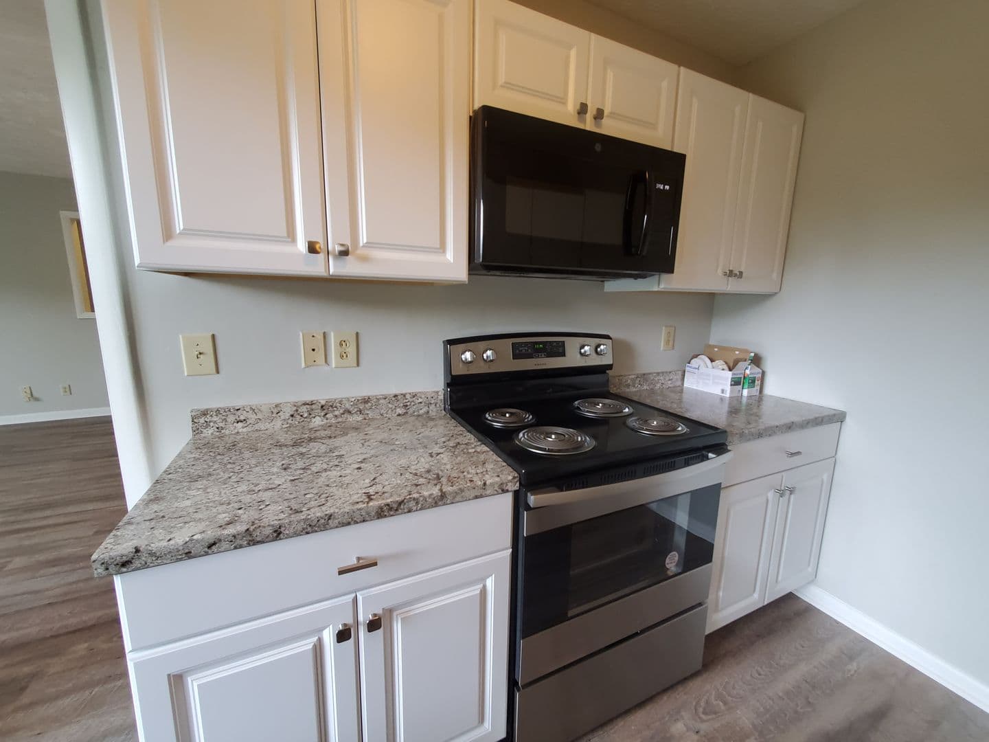 Fayetteville House: 3392-13 Galleria Drive