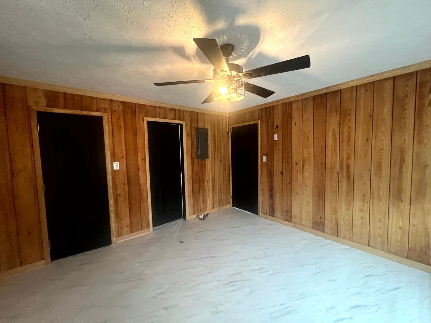 Fayetteville House: 130-B Eastwood Avenue
