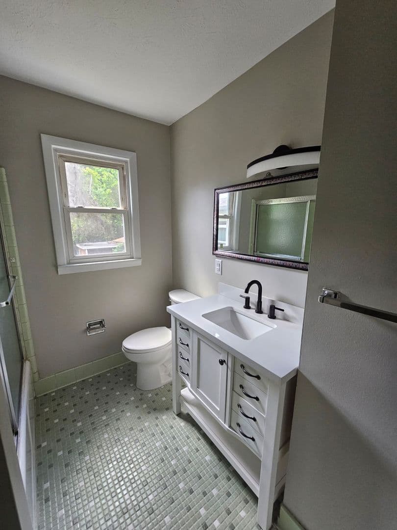 Spring Lake House: 1001 Dianne Circle