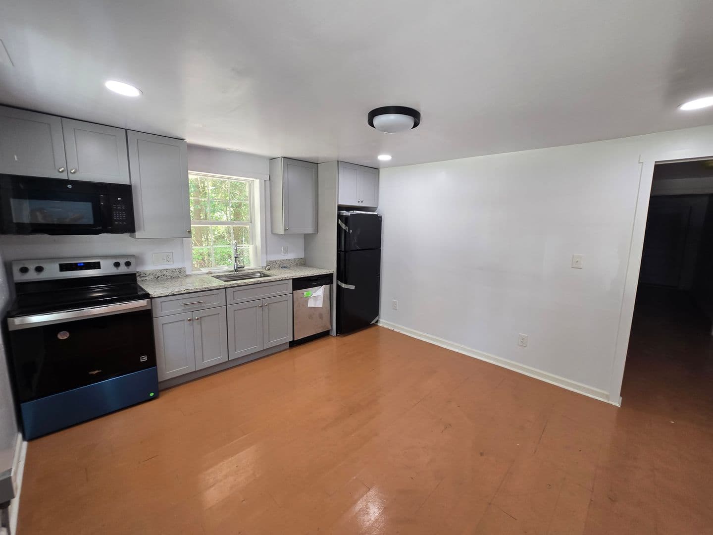Fayetteville House: 2009 Bain Drive