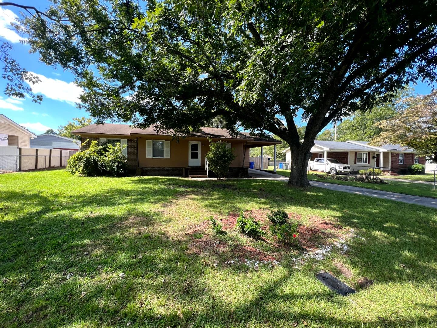Fayetteville House: 6593 Stillwater Drive