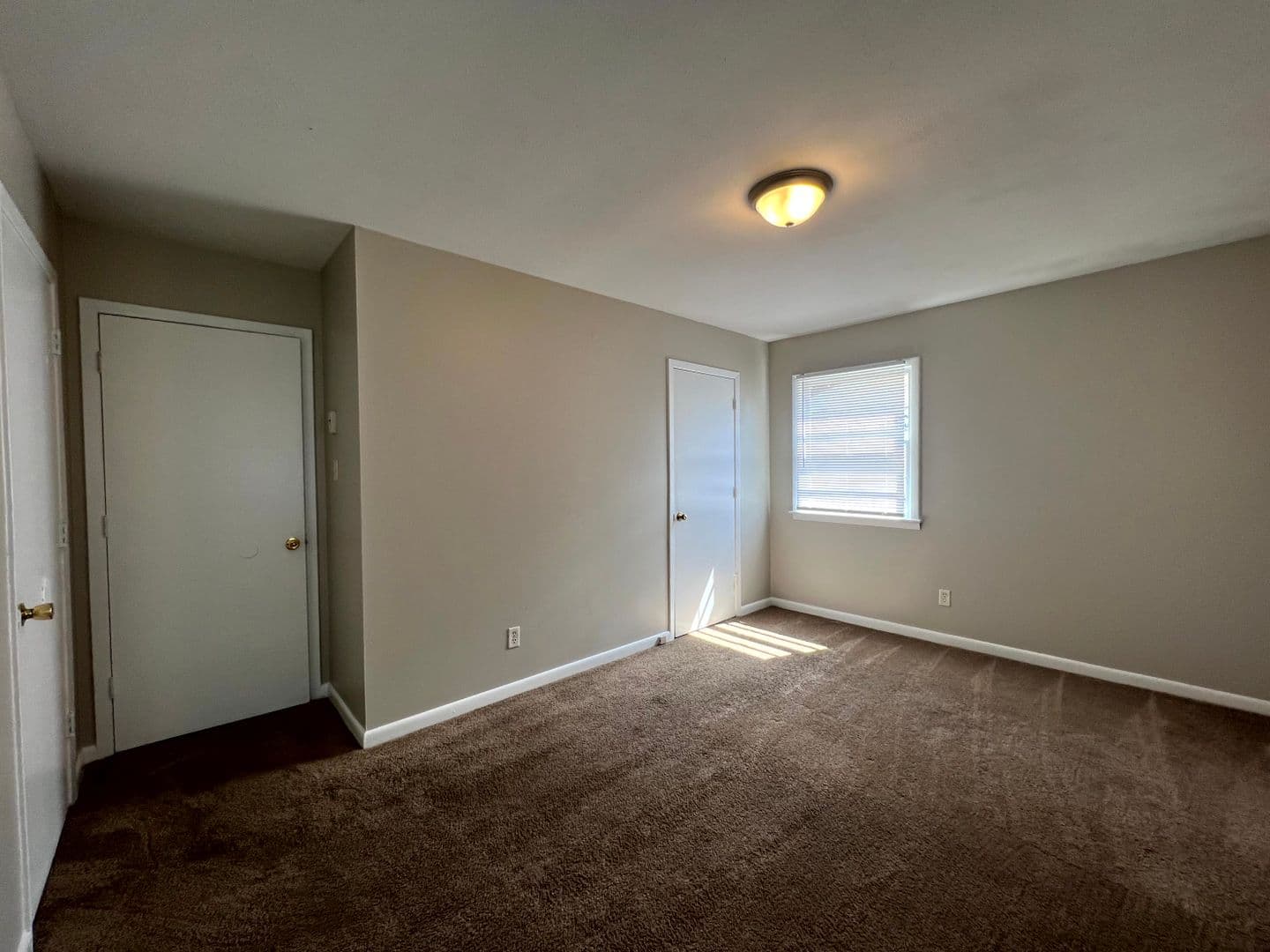 Fayetteville House: 6593 Stillwater Drive