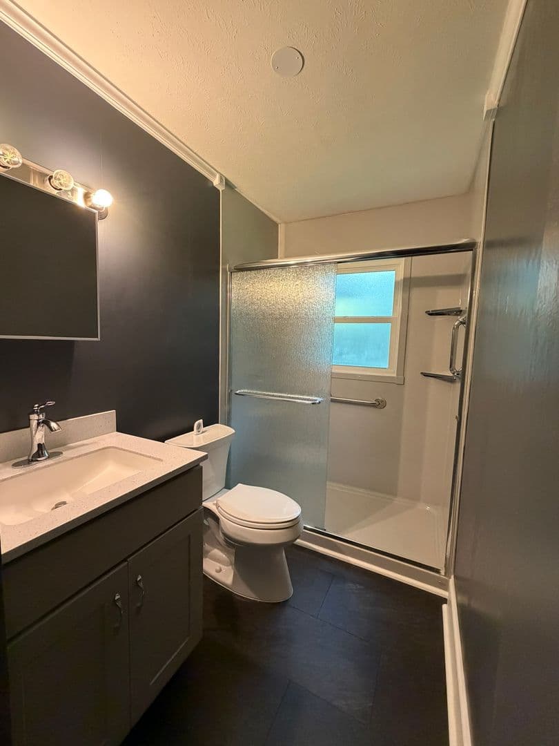 Fayetteville House: 6350 Rockford Drive