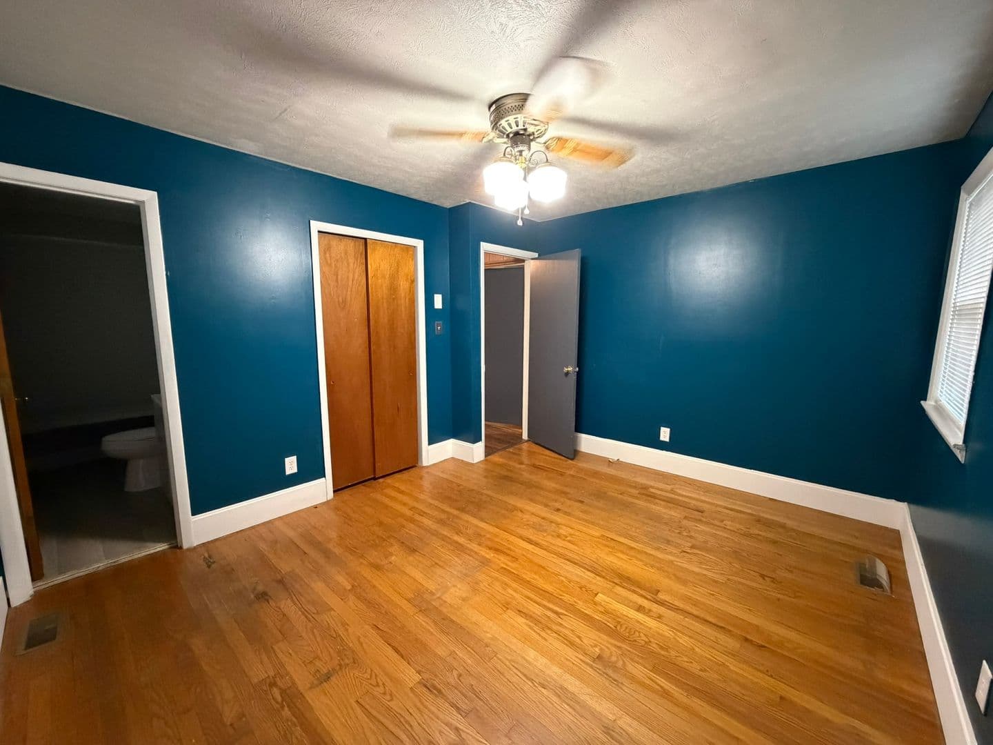 Fayetteville House: 6350 Rockford Drive