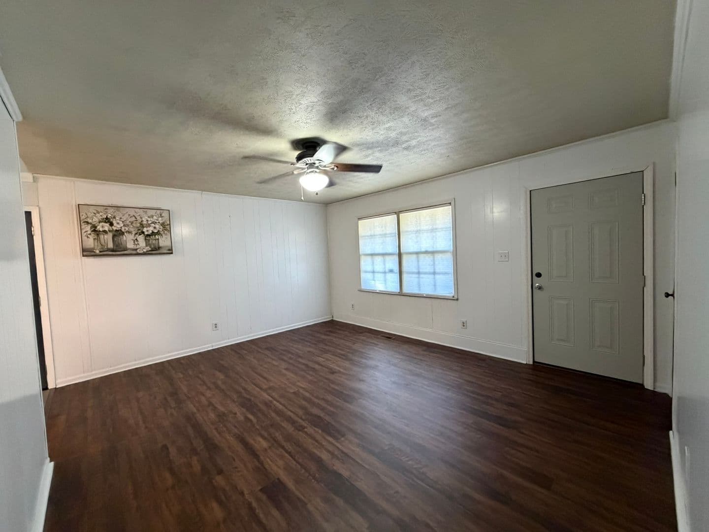 Fayetteville House: 6350 Rockford Drive