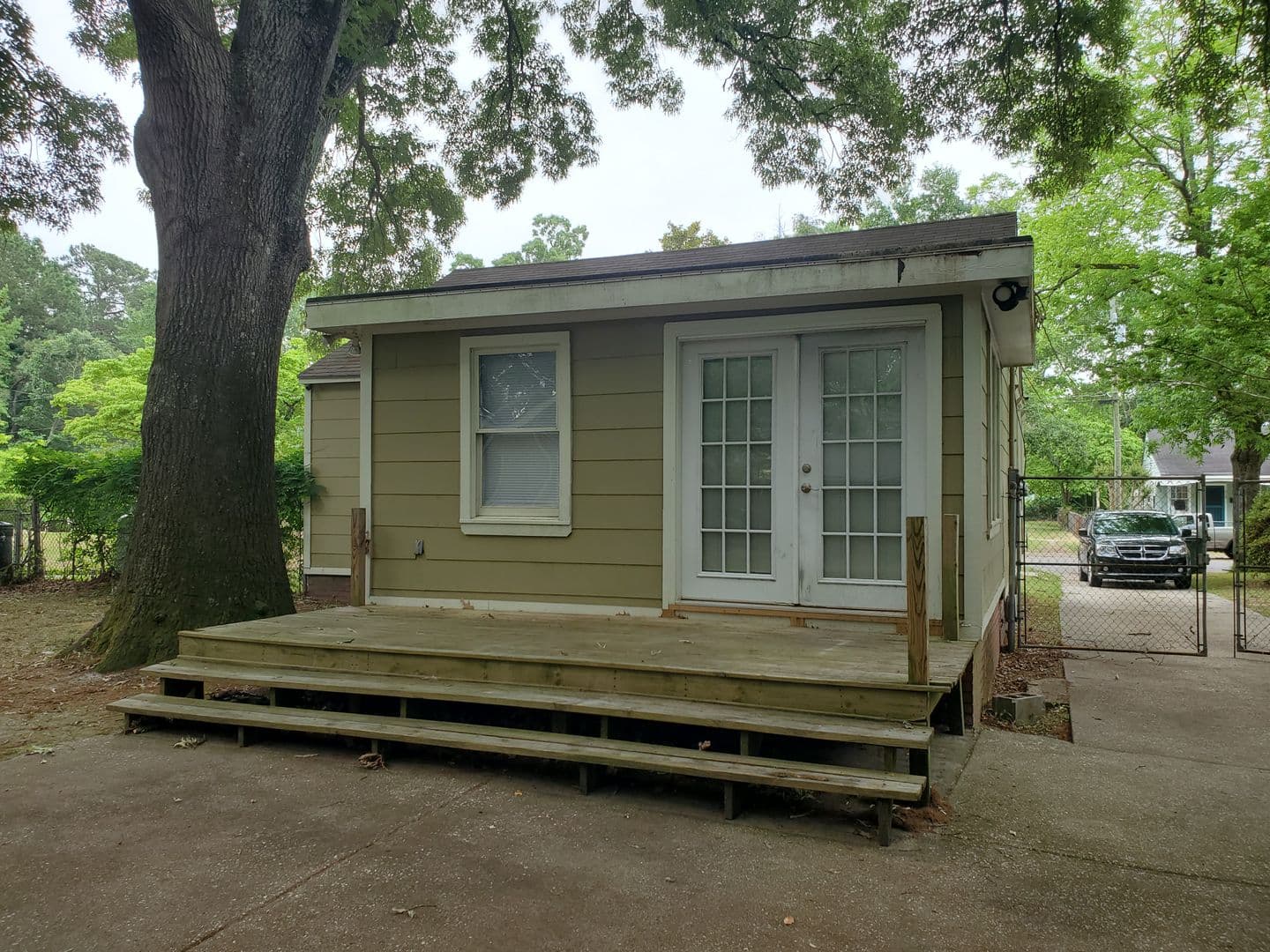 Fayetteville House: 213 Brainerd Avenue