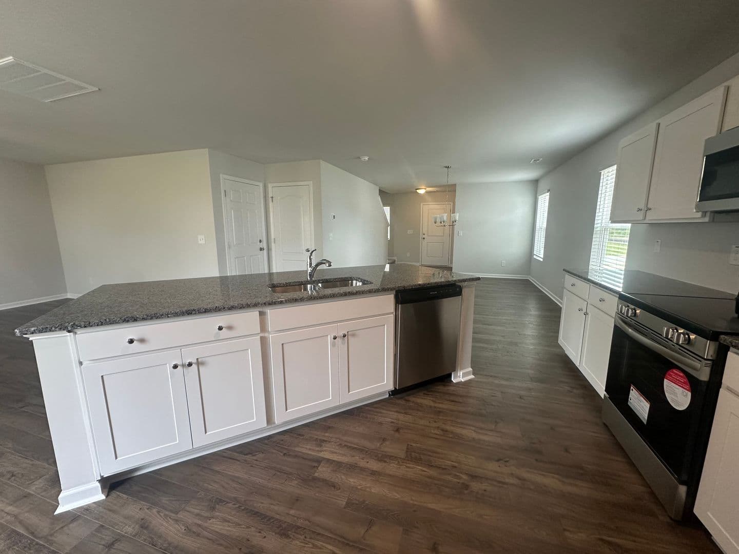Raeford House: 191 Hornet Dr