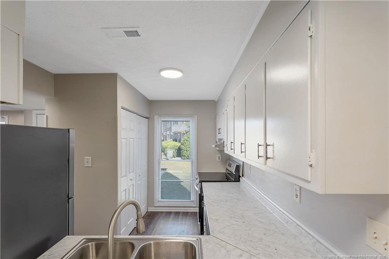 Fayetteville House: 416 Kirkcaldy