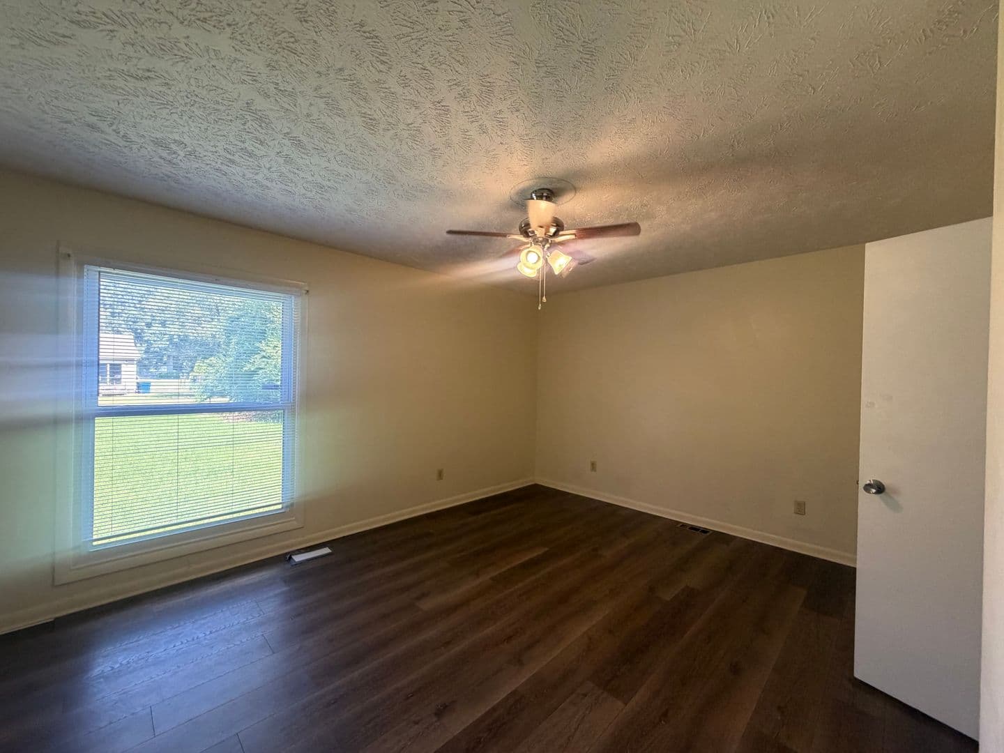 Fayetteville House: 1855 Berriedale Drive