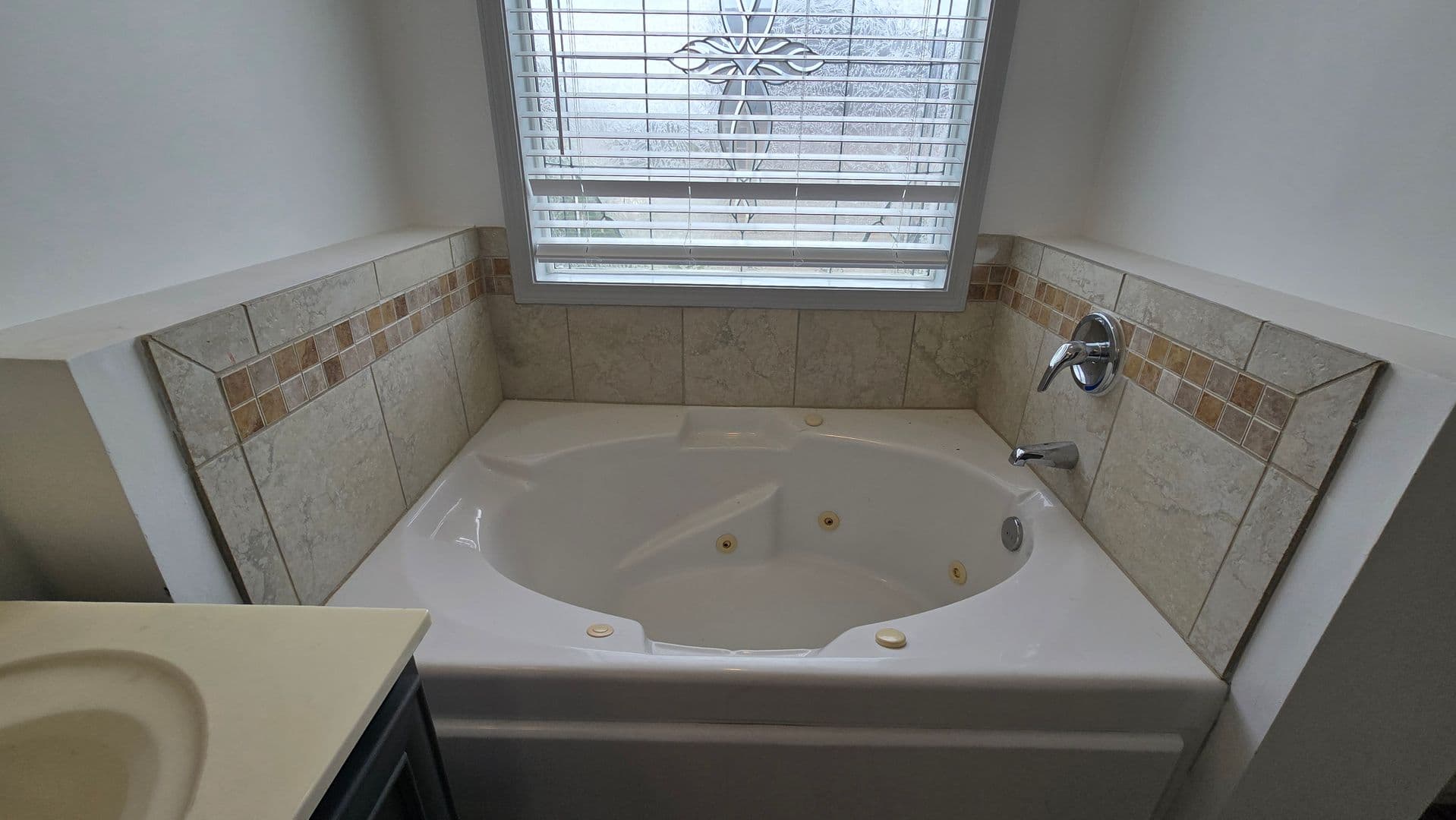 Fayetteville House: 2913 Schonner Court