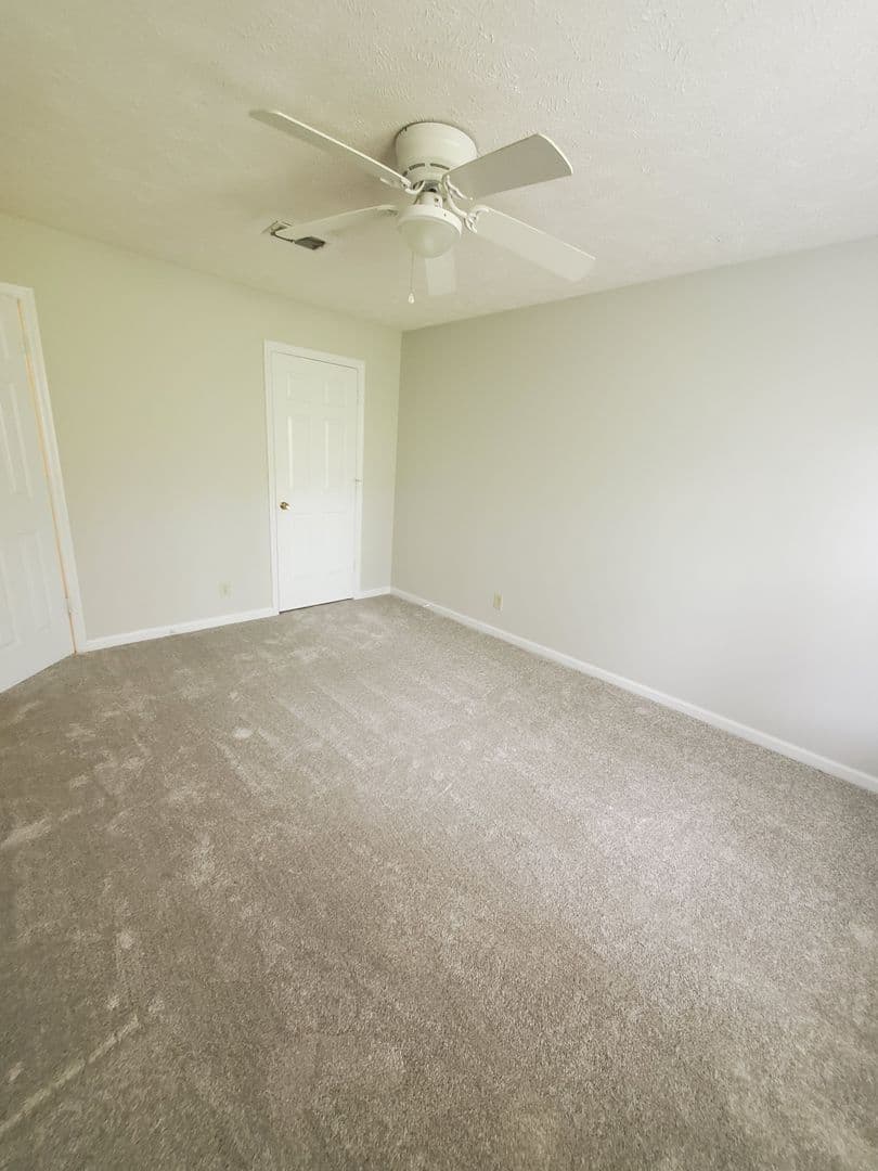Fayetteville House: 6821-8 Willowbrook Dr.