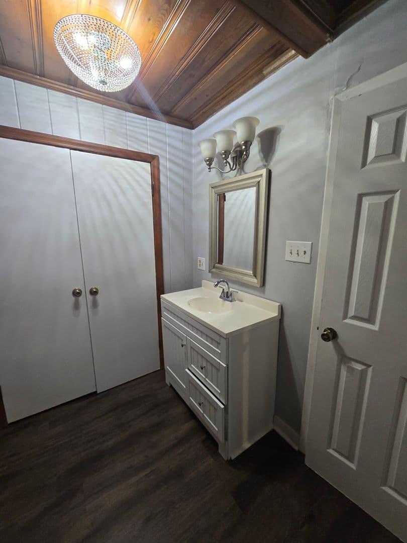 Fayetteville House: 2256 Downing Road