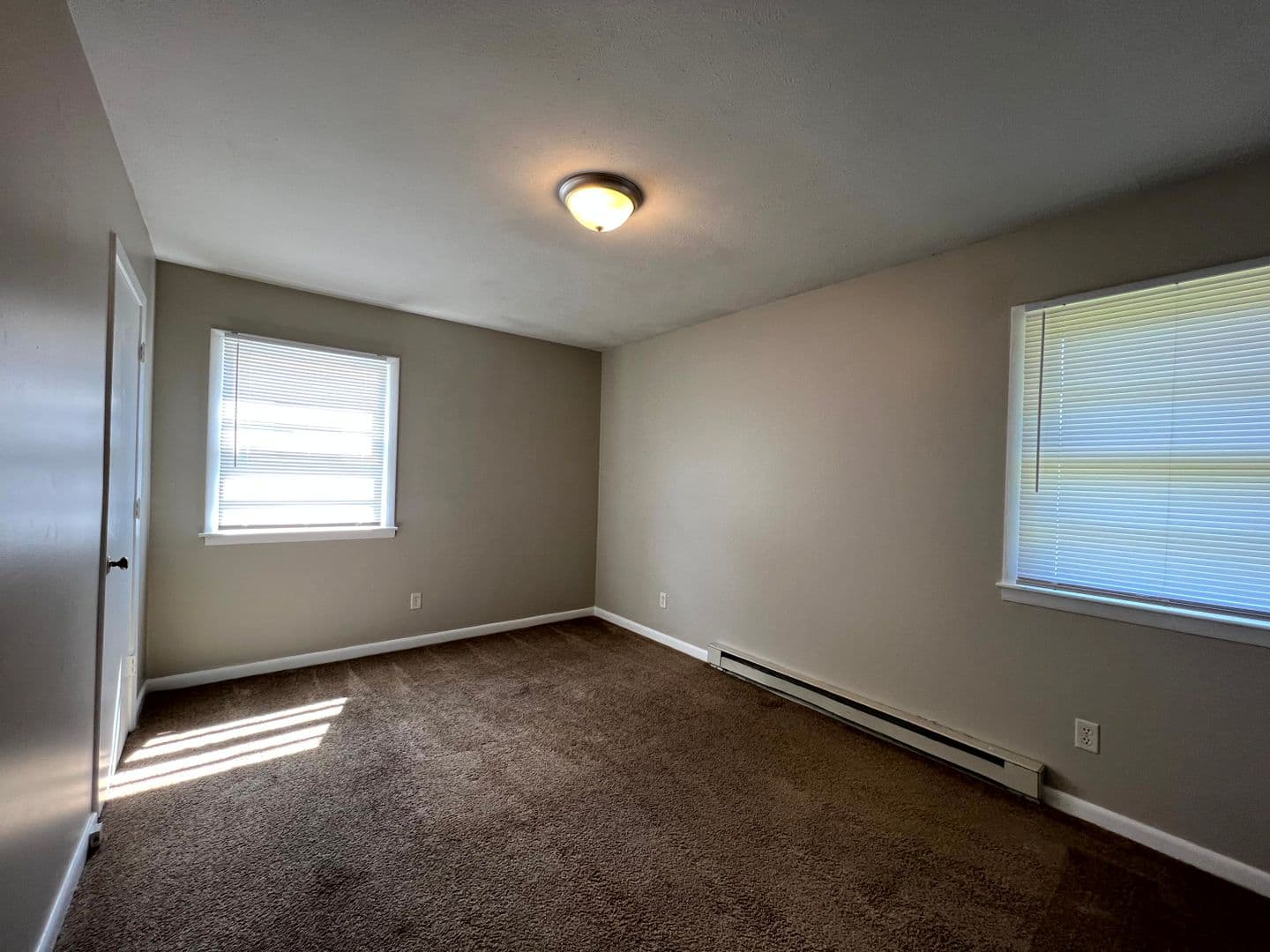Fayetteville House: 6593 Stillwater Drive
