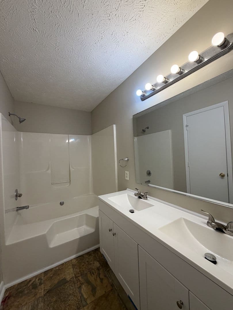 Fayetteville House: 3374-24 Galleria